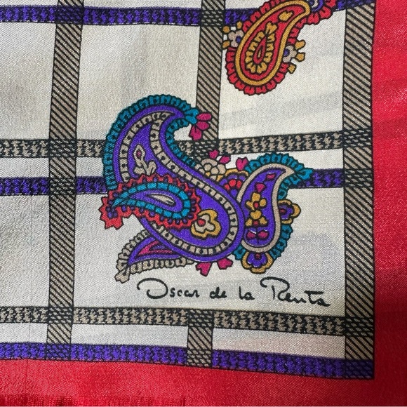 Oscar de la Renta Silk Paisley Oblong Scarf PINHOLES - Picture 7 of 13
